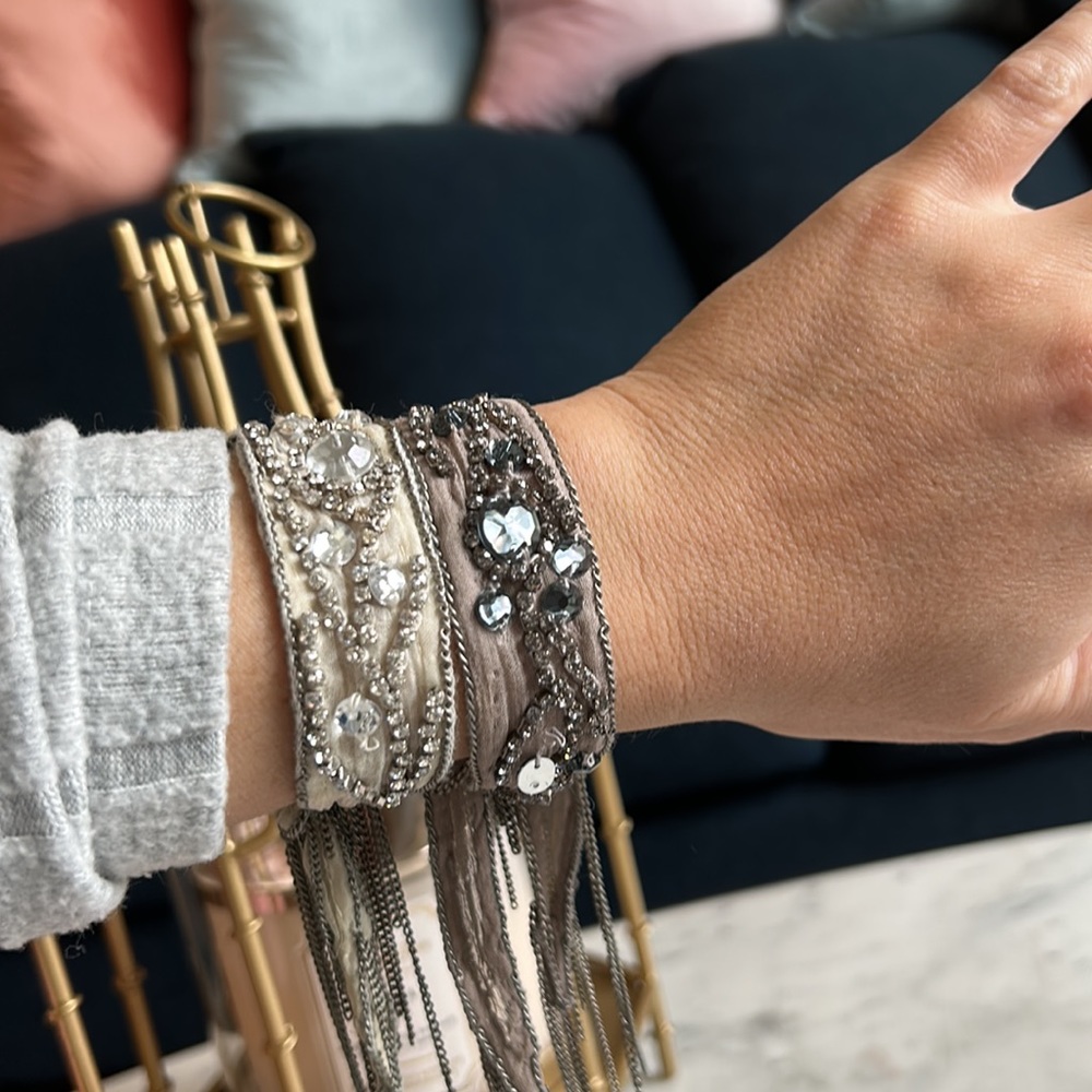 Fabric and jewels bracelets